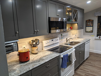 Custom Shaker Kitchen Cabinets and Custom Granite Countertops in Brown Fantasy 