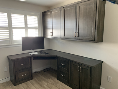 Custom Shaker Home Office with Upper & Lower Cabinets shown in Warm Toffee on Maplep
